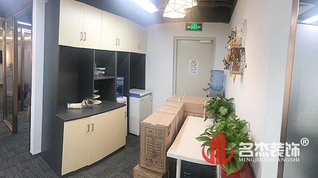 茶水间香蕉视频免费下载完工照.jpg