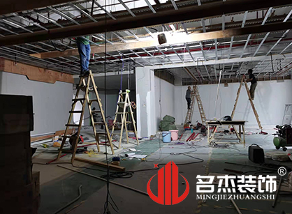 巡工地日记，斯柏美科技办公室香蕉视频免费下载项目紧张进行中
